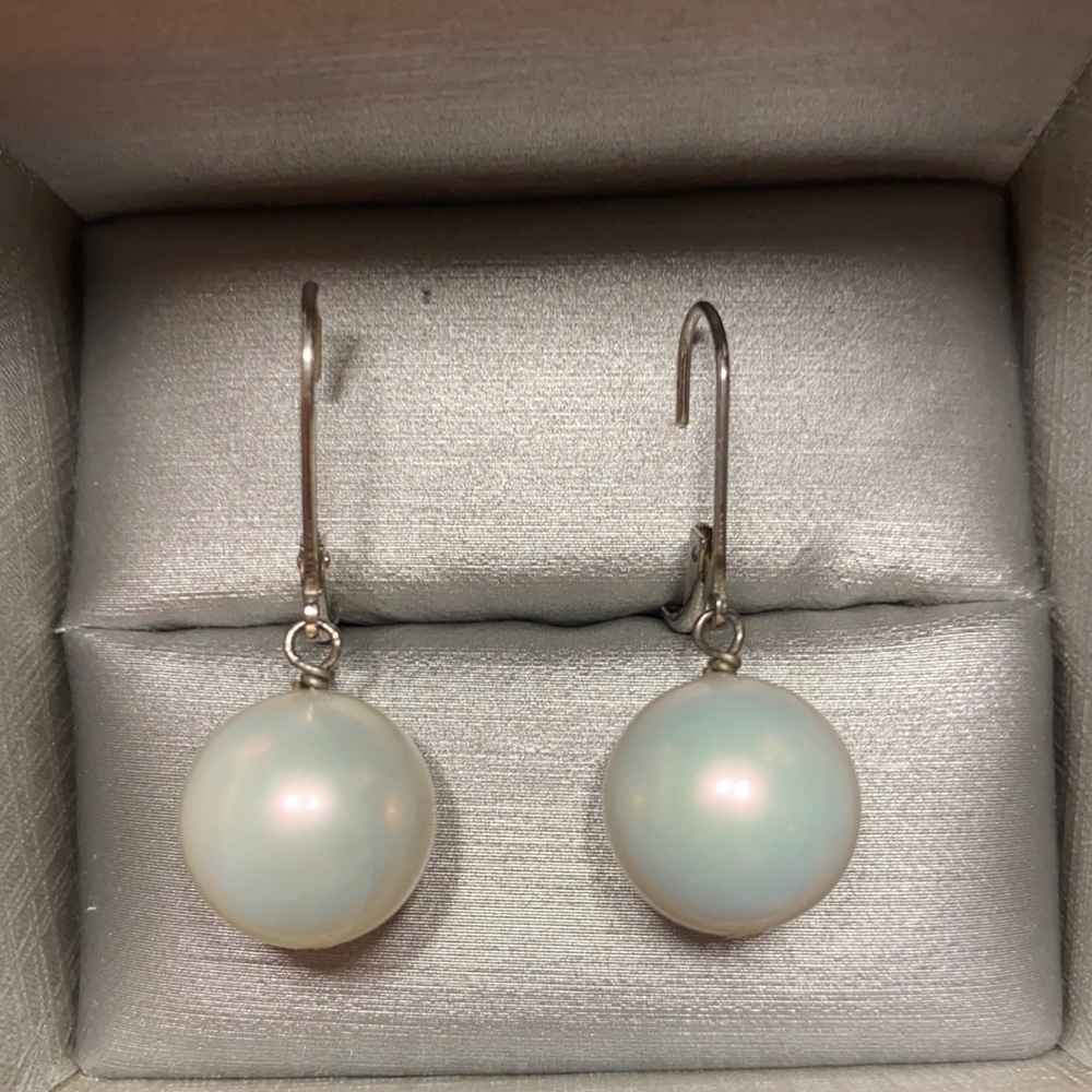 Iridescent Pearl Drops